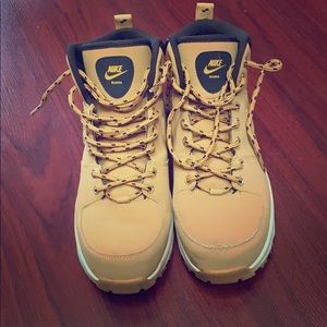 Nike Manoa leather boots